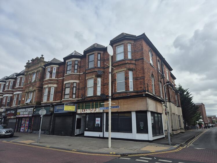 Flat in Southport image 2