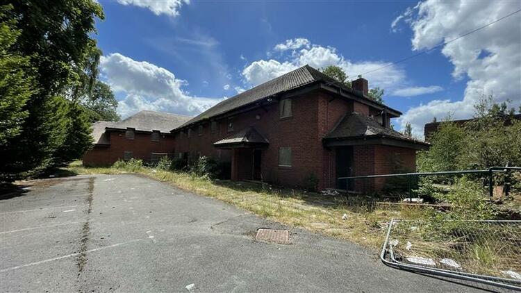 Commercial Property in Barnsley image 5