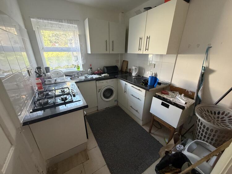 Terraced House in Derby image 3