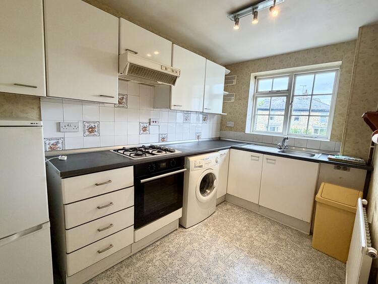 Flat in Sheffield image 5