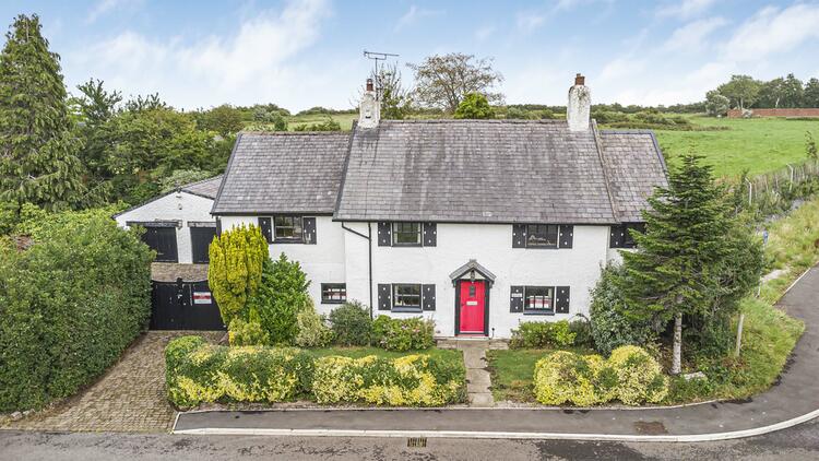 Detached House in Poulton-Le-Fylde image 2