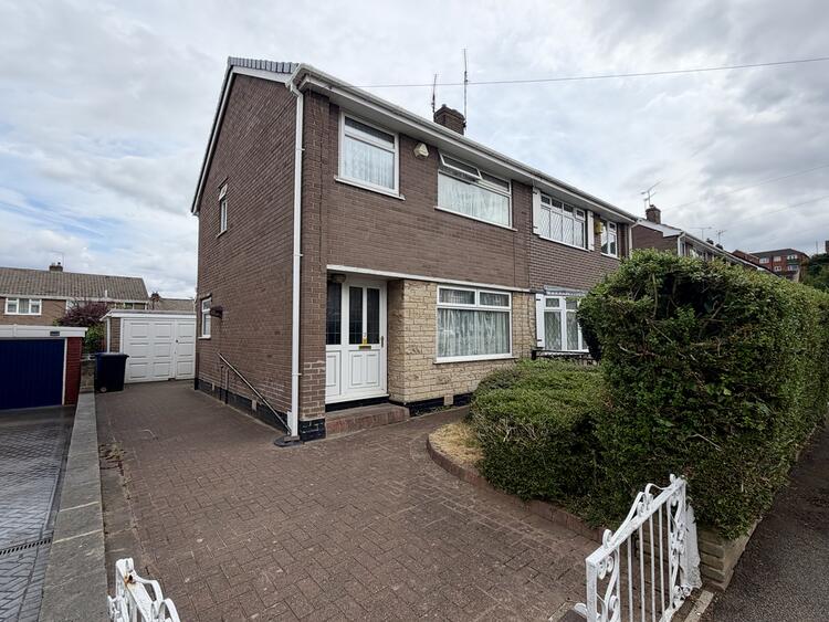 Semi-detached House in Sheffield