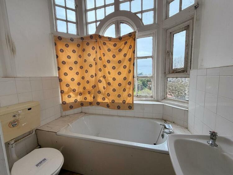 Studio Flat in St. Leonards-On-Sea image 5