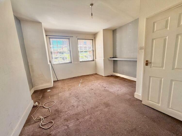Flat in St. Leonards-On-Sea image 2