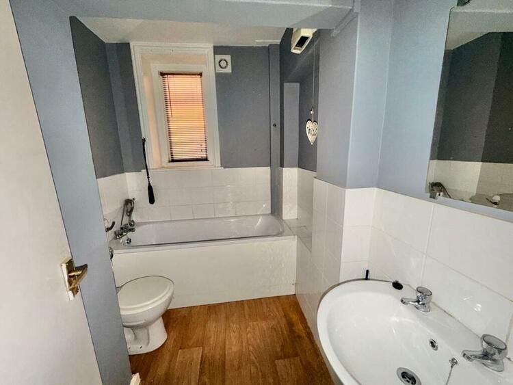Flat in St. Leonards-On-Sea image 5