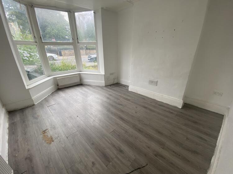 Terraced House in Sheffield image 4