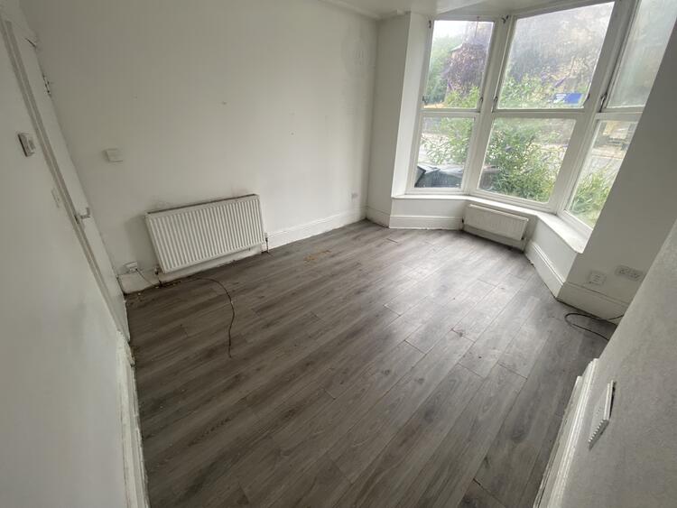 Terraced House in Sheffield image 5