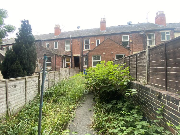 Terraced House in Sheffield image 2