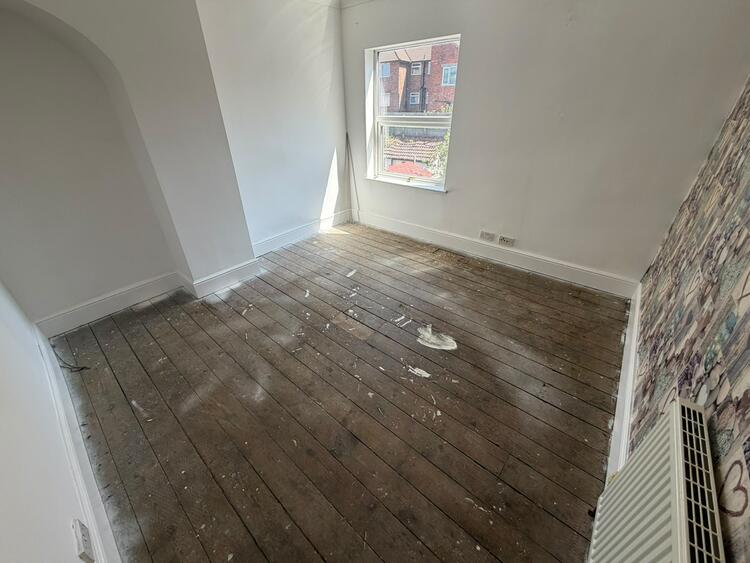 Terraced House in Grantham image 4