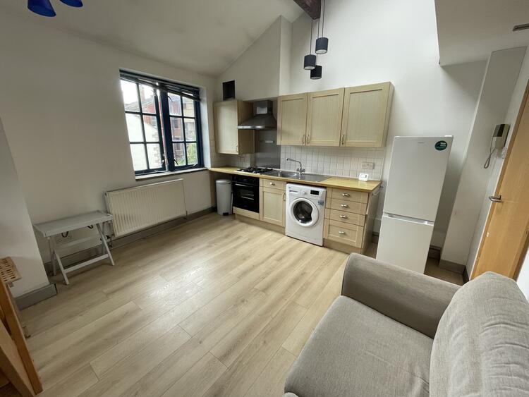 Apartment in Leeds image 4