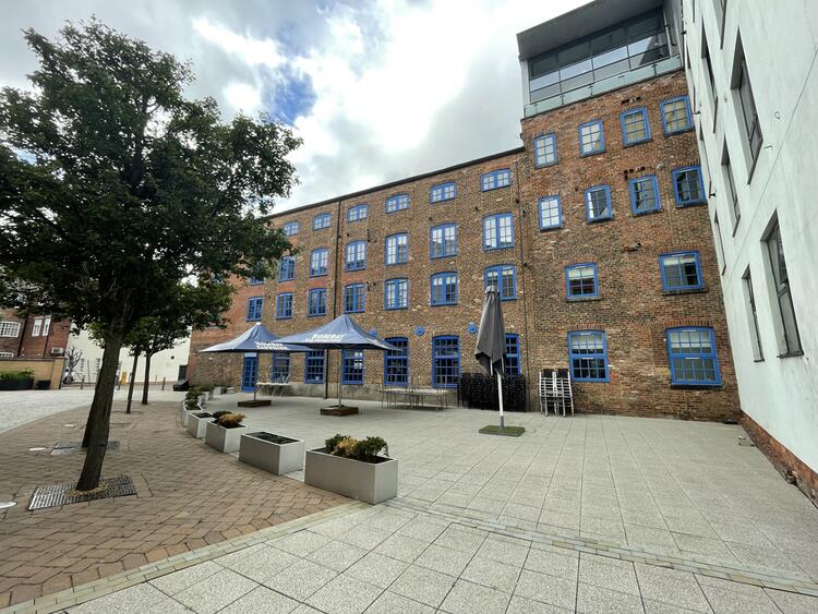 Apartment in Leeds image 2