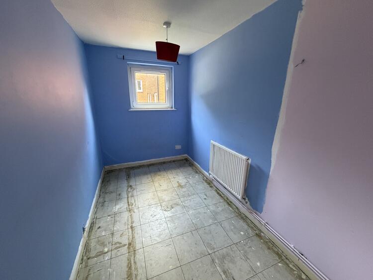 Flat in Derby image 4