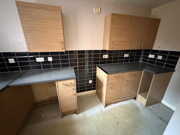 Flat in Derby image 4