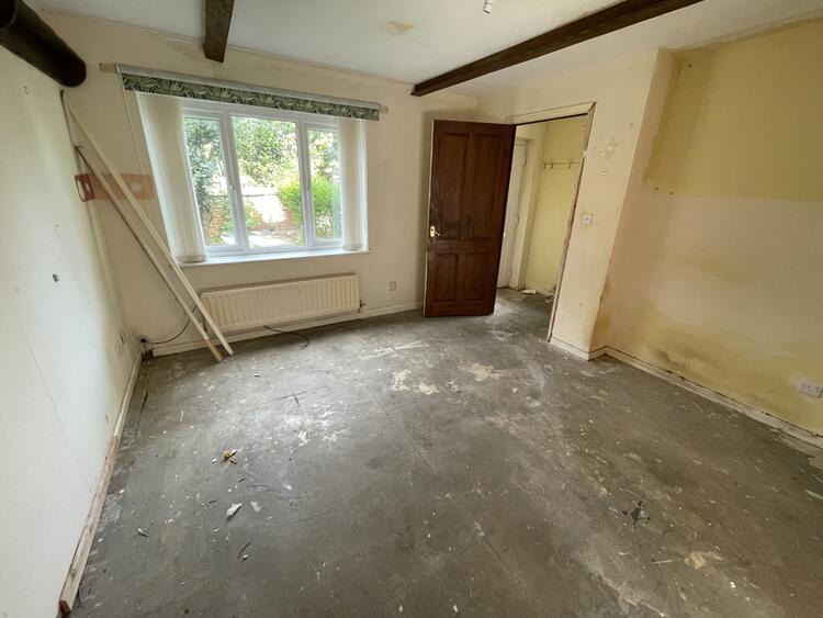 Semi-detached House in Bradford image 2