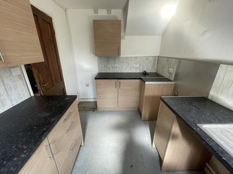 Semi-detached House in Bradford image 5