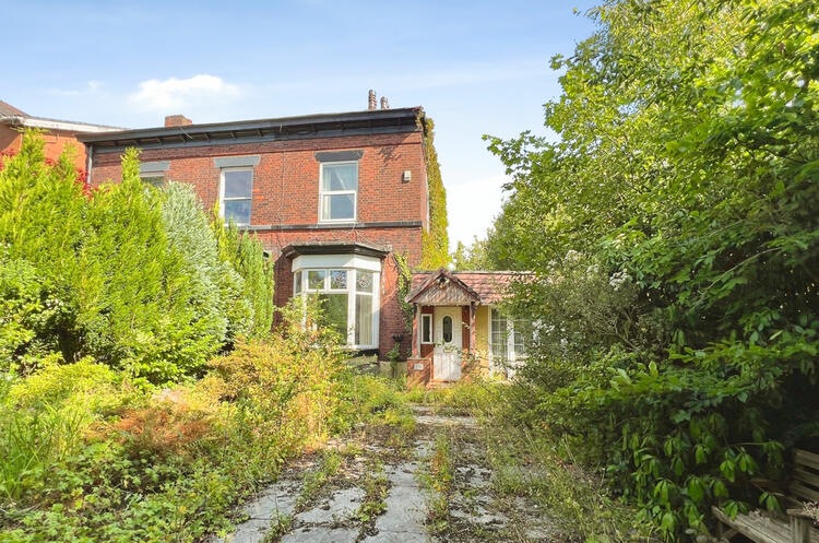 Semi-detached House in Bolton