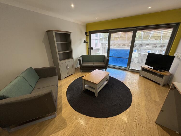 Apartment in Leeds image 5