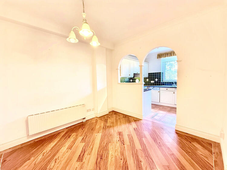 Apartment in Bournemouth image 4