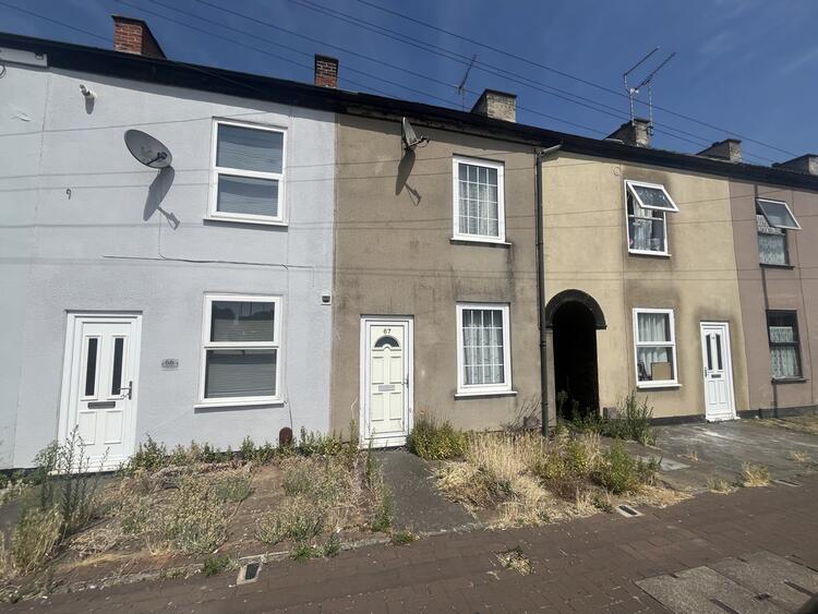 Terraced House in Burton-On-Trent image 2