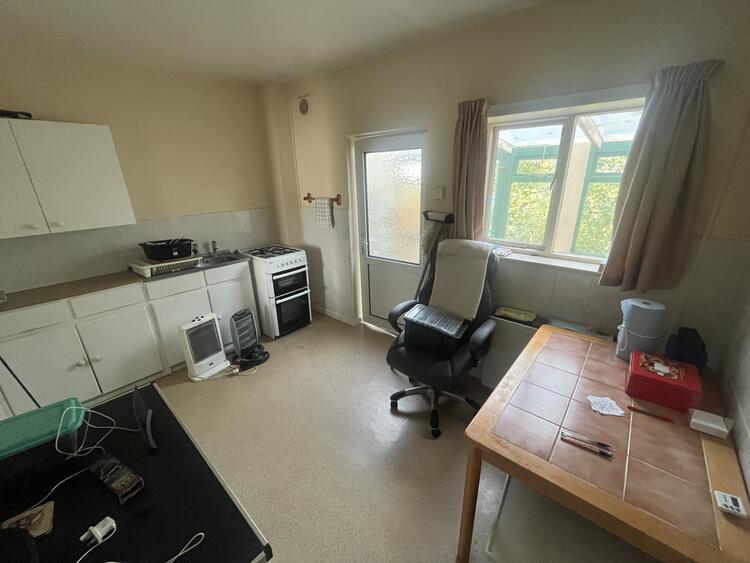 Terraced House in Burton-On-Trent image 4