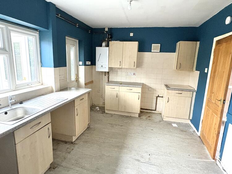 Semi-detached House in Alfreton image 3