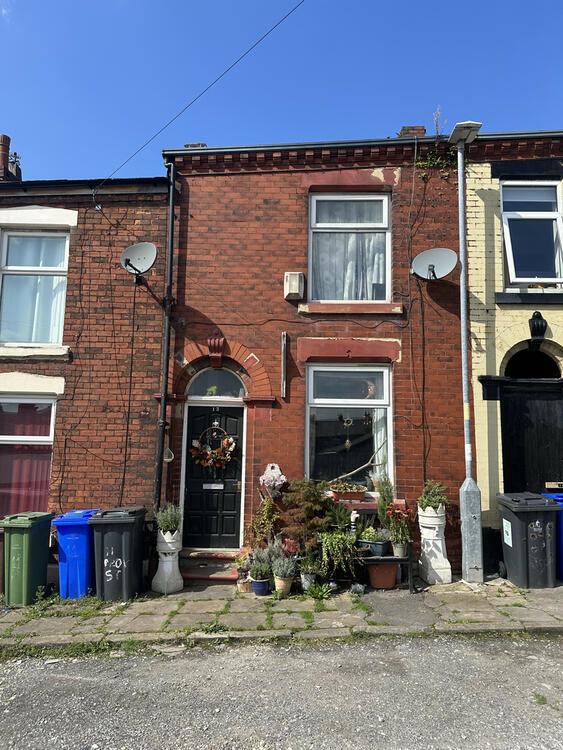 Terraced House in Ashton-Under-Lyne