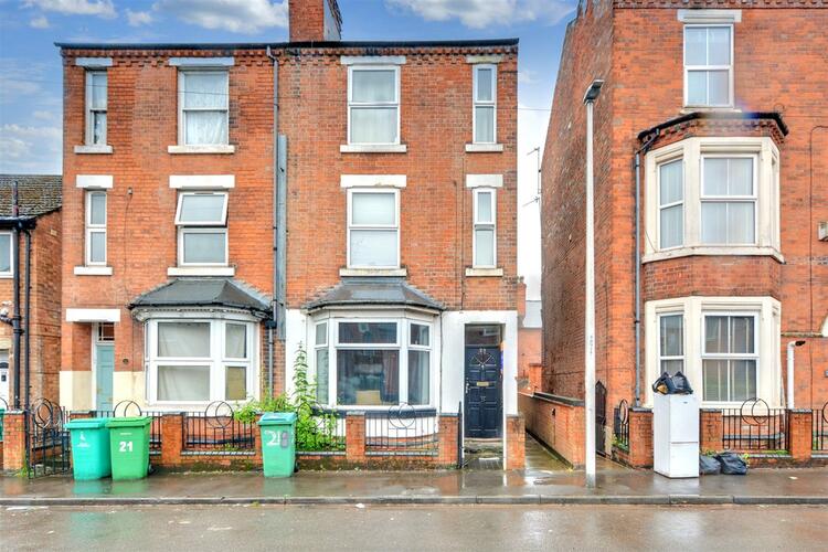 Semi-detached House in Nottingham