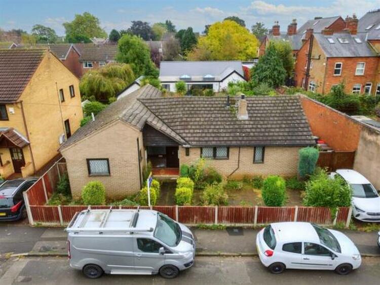 Detached Bungalow in Nottingham