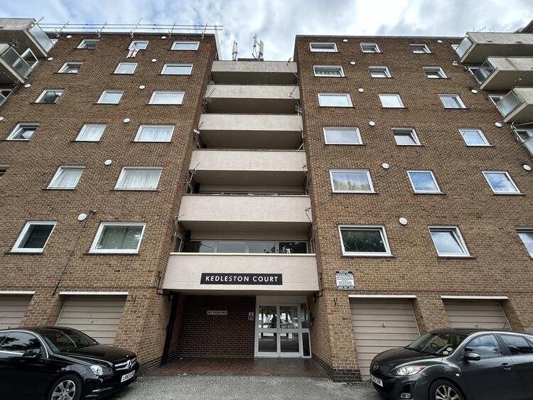 Flat in Derby