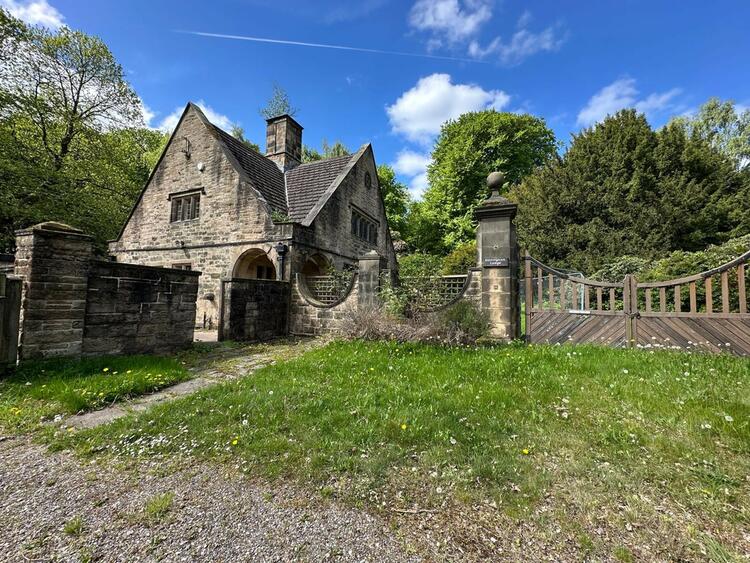 Detached House in Heanor