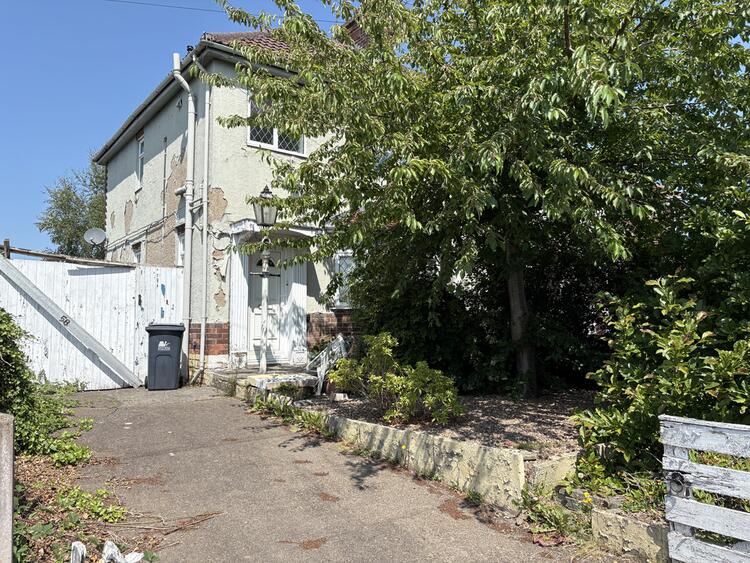 Semi-detached House in Nottingham