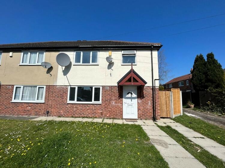 Semi-detached House in Leigh
