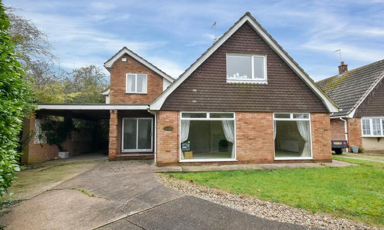 Detached House in Newark