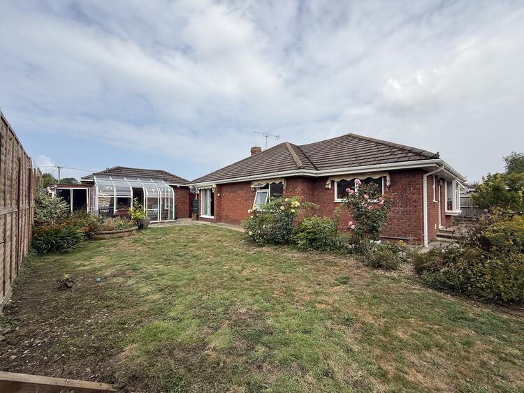 Detached Bungalow in Fareham