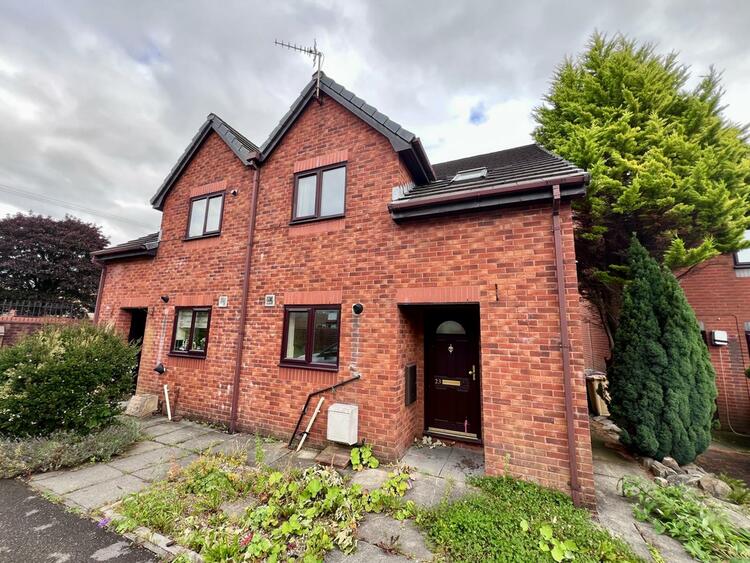Semi-detached House in Bolton
