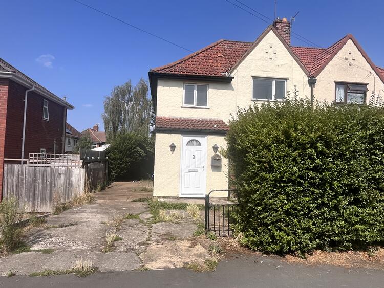 Semi-detached House in Bristol