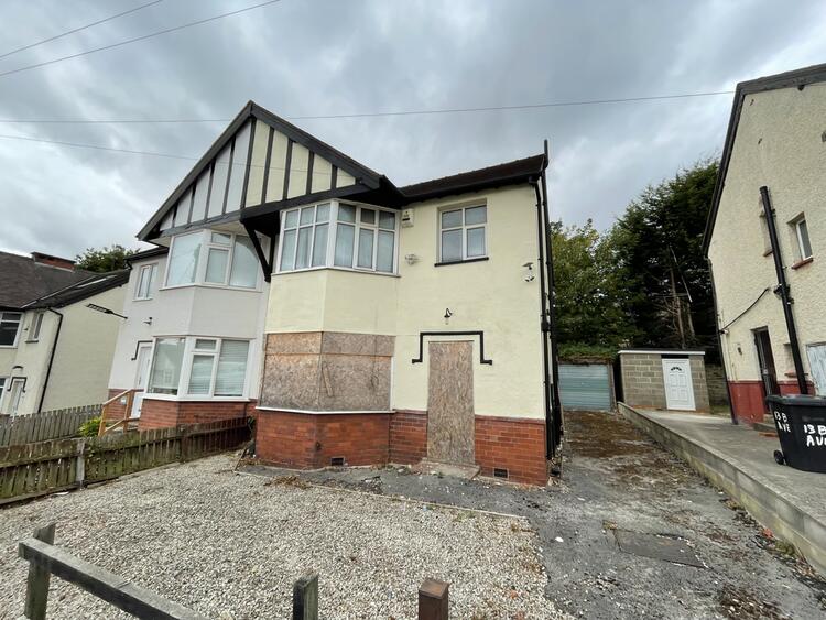 Semi-detached House in Leeds