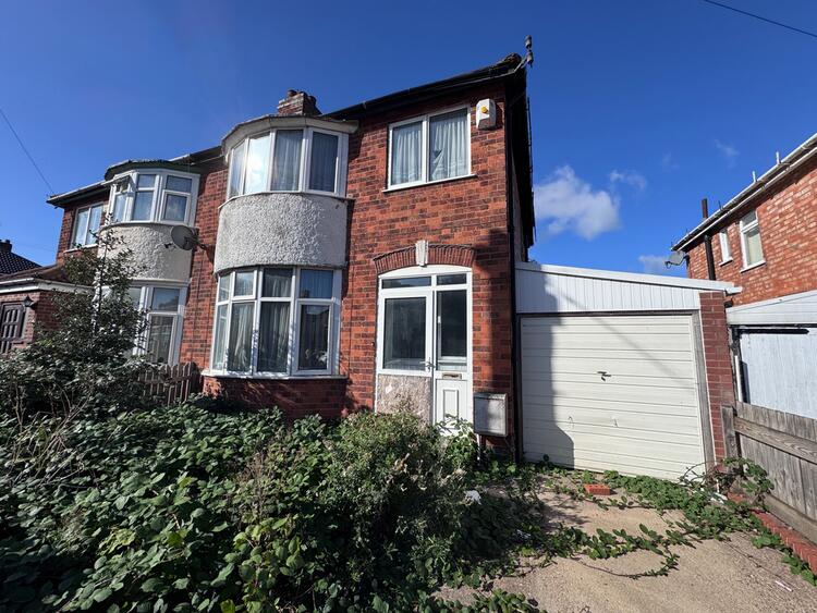 Semi-detached House in Leicester