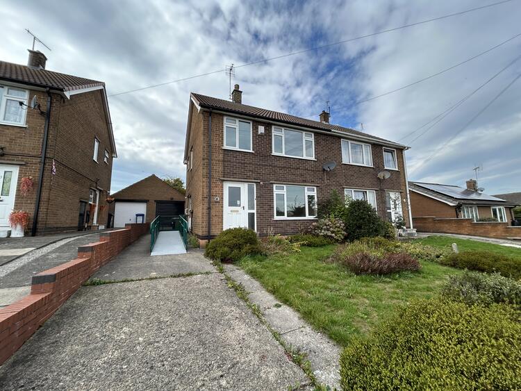 Semi-detached House in Chesterfield