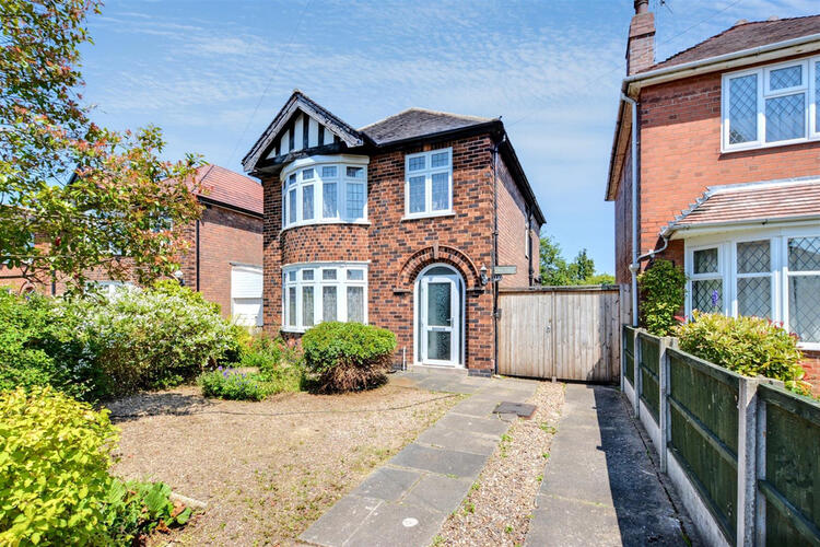 Detached House in Nottingham