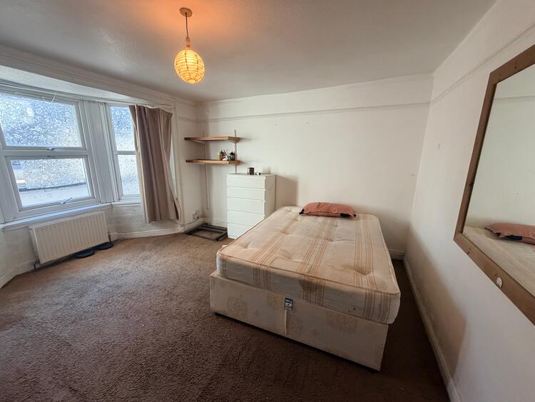 27 St. Thomas Road, London N4 2QH