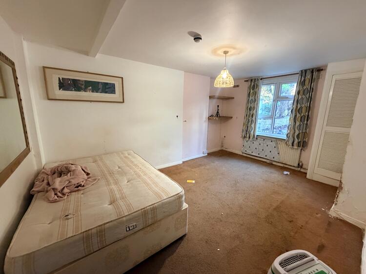 27 St. Thomas Road, London N4 2QH