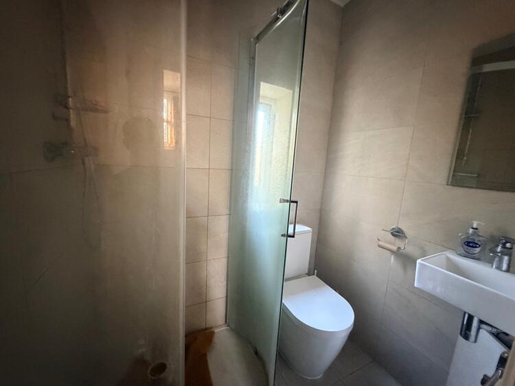 27 St. Thomas Road, London N4 2QH