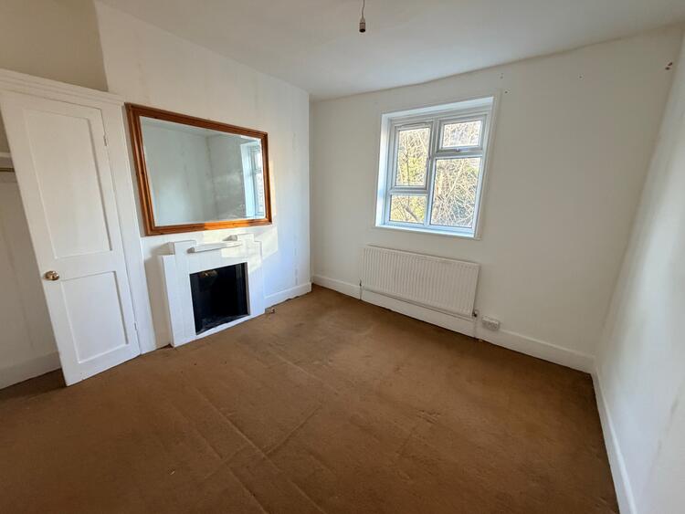 27 St. Thomas Road, London N4 2QH