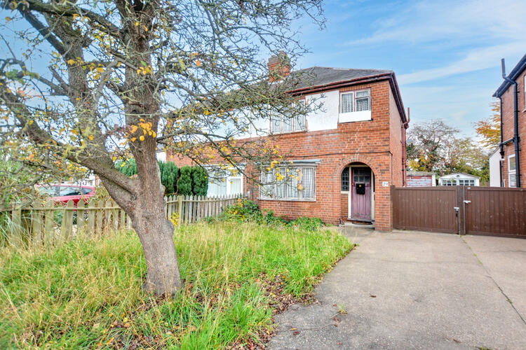 Semi-detached House in Nottingham