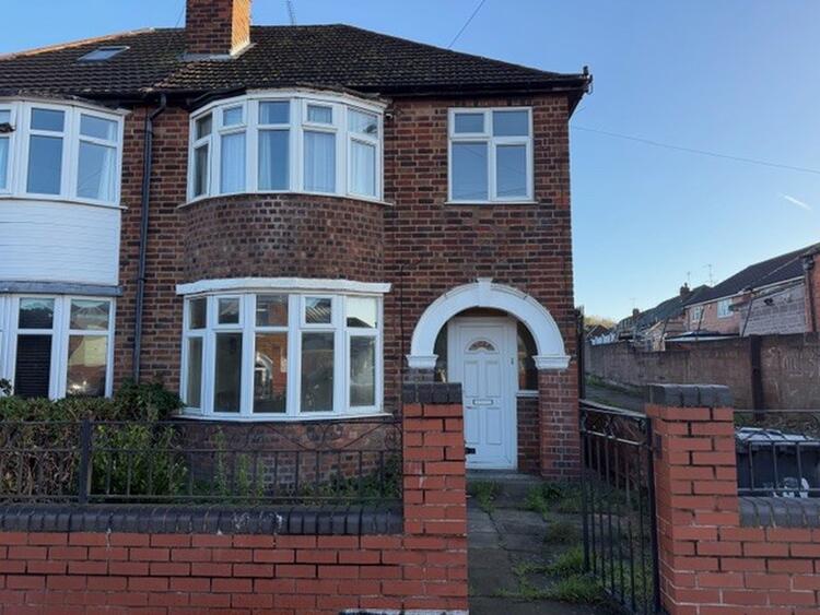 Semi-detached House in Leicester