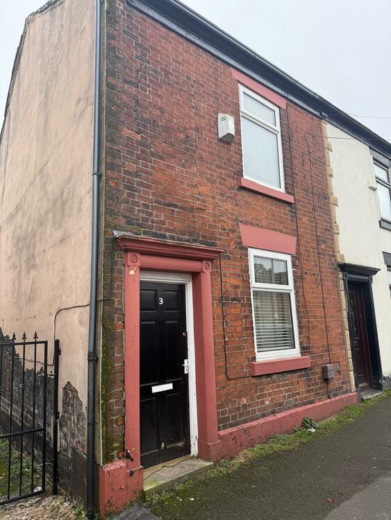 Terraced House in Stalybridge