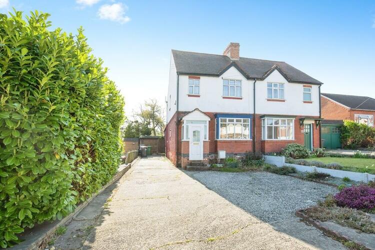 Semi-detached House in Tamworth