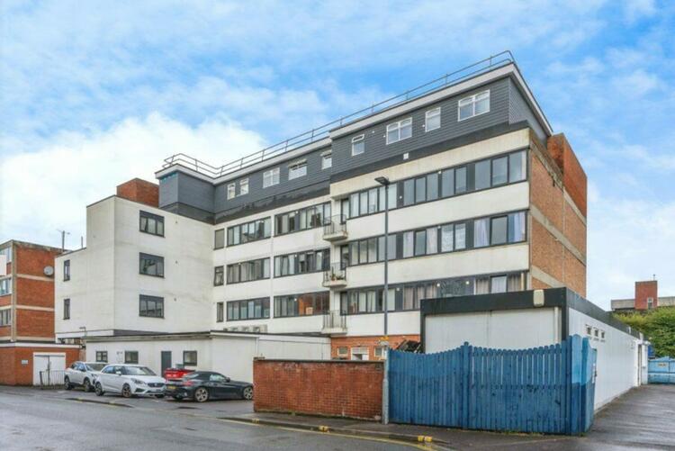 Flat 11, 42 Arundel Street, Portsmouth, Hampshire PO1 1NL