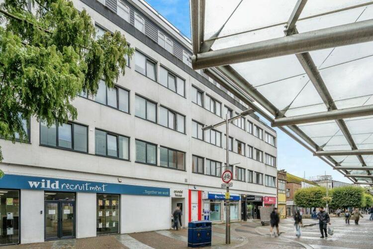 Flat 11, 42 Arundel Street, Portsmouth, Hampshire PO1 1NL